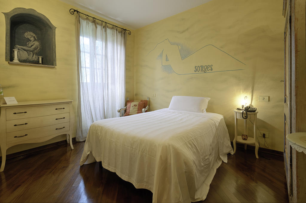 Borgo Casale Guest House Albareto  Rom bilde