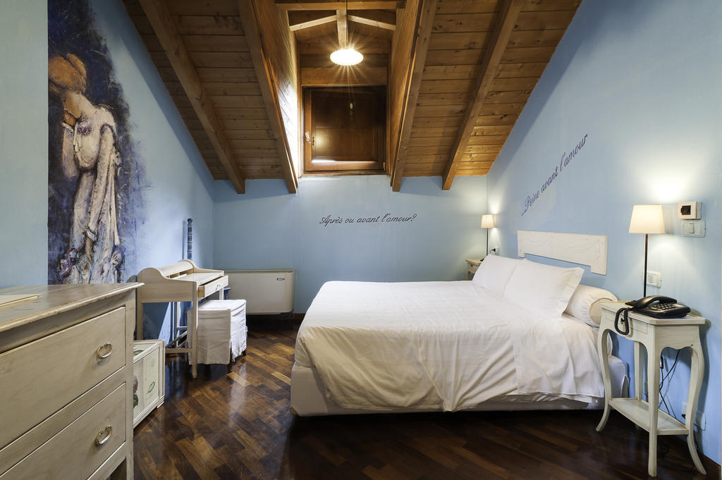 Borgo Casale Guest House Albareto  Rom bilde